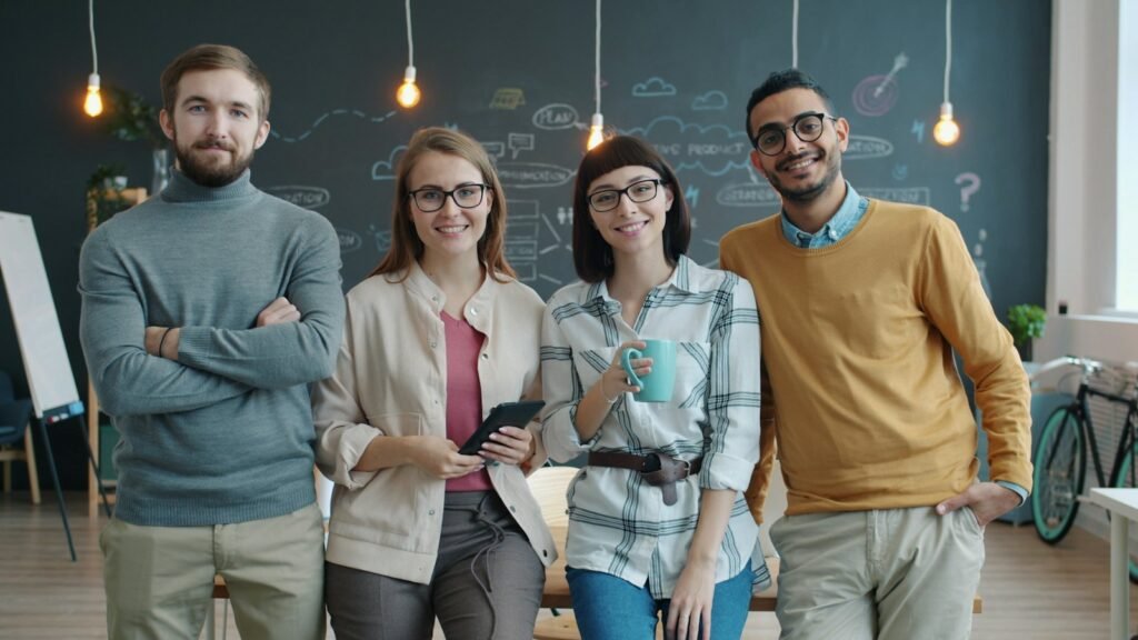 TresBizz team in a modern office